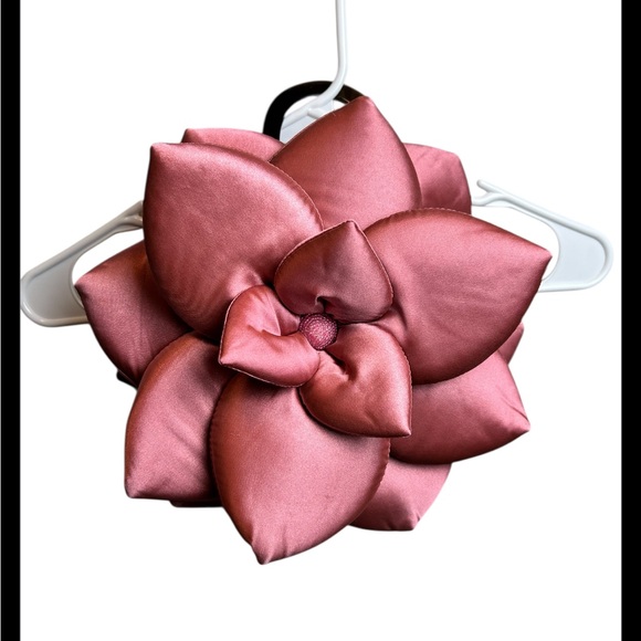 Mad Designs Handbags - Vintage Mad Designs Handmade 90% Spun Silk Pink Flower Handbag